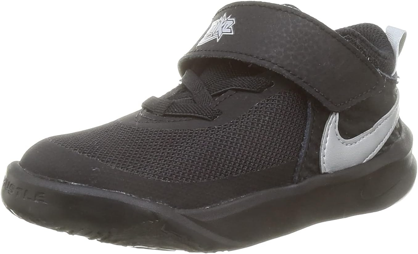 NIKE Unisex Kid'S Team Hustle D 10 Gymnastics Shoe