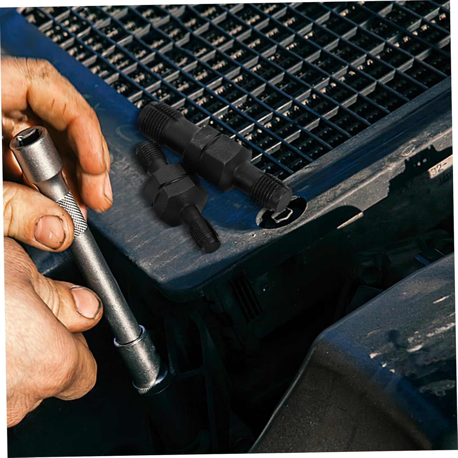 MUCKLILY 2Pcs Automotive Spark Plug Thread Repair Tool Set Rethreader Nut Removal Wire Pliers for Engine Maintenance image number 6