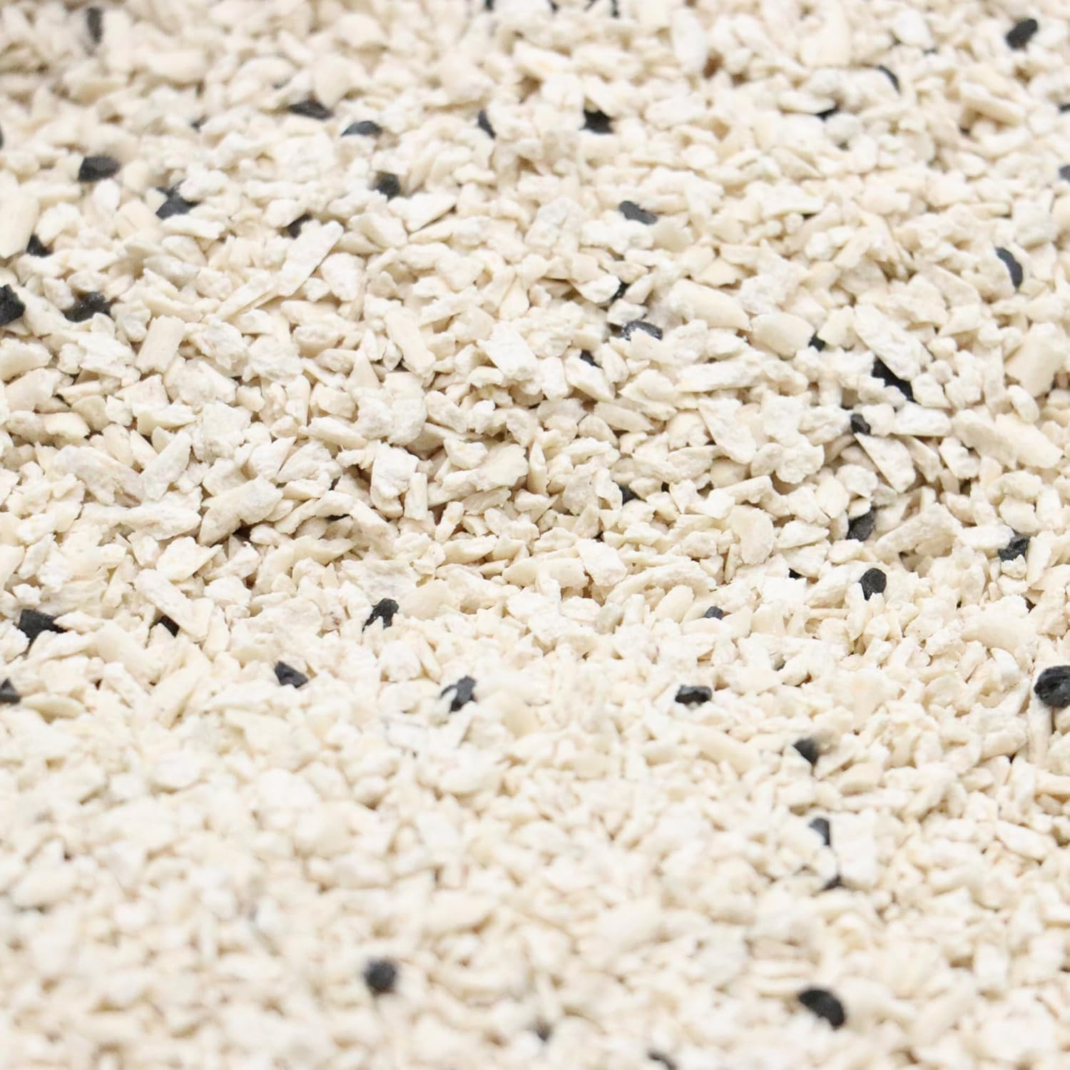 Croci Tofu Clean 10L Activated Carbon Litter &ndash; Cat Litter Bouncing Odour Free with Activated Carbon, Biodegradable to Throw into the Toilet, 100% Vegetable, Long-Lasting Sand image number 2