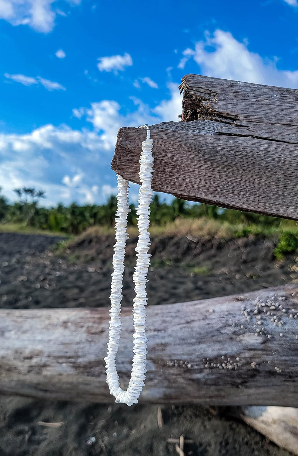 Bluerica Puka Chip Shells Necklace image number 6