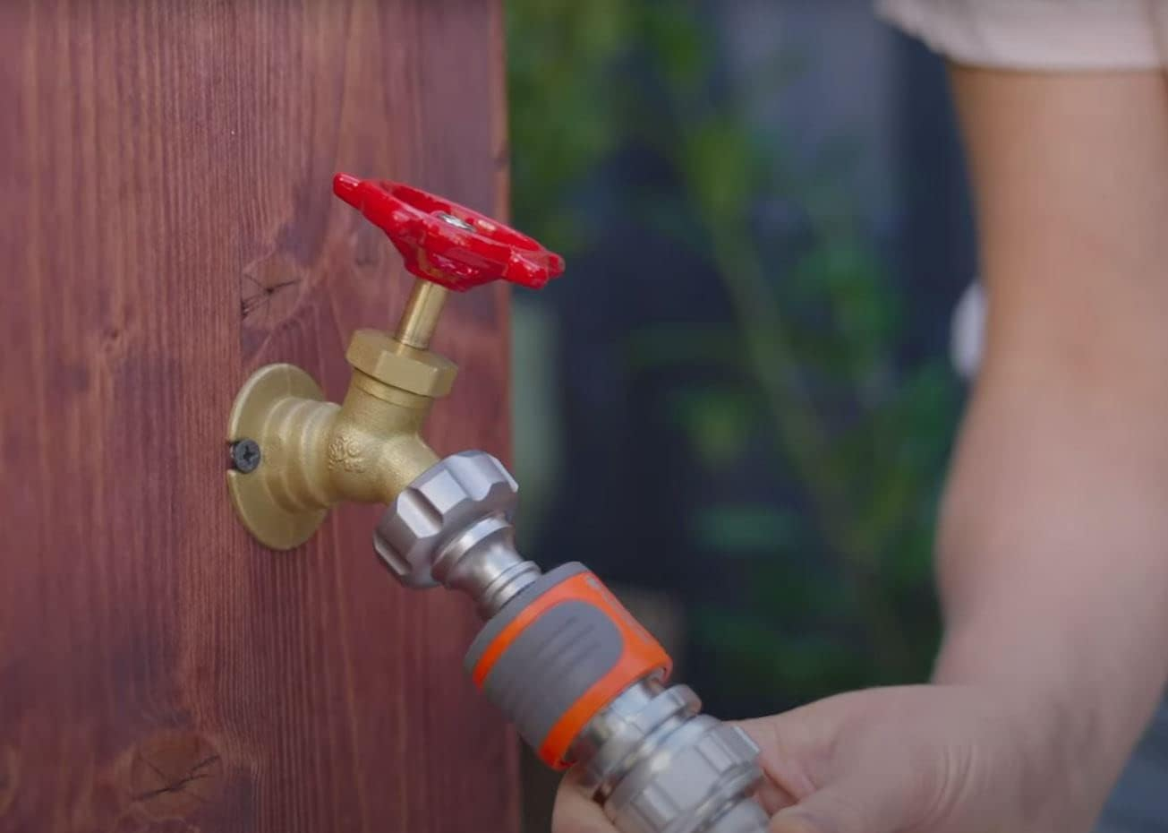 GARDENA Premium Tap Connector, for Adapting Threaded Water Taps to the Original Gardena System image number 2