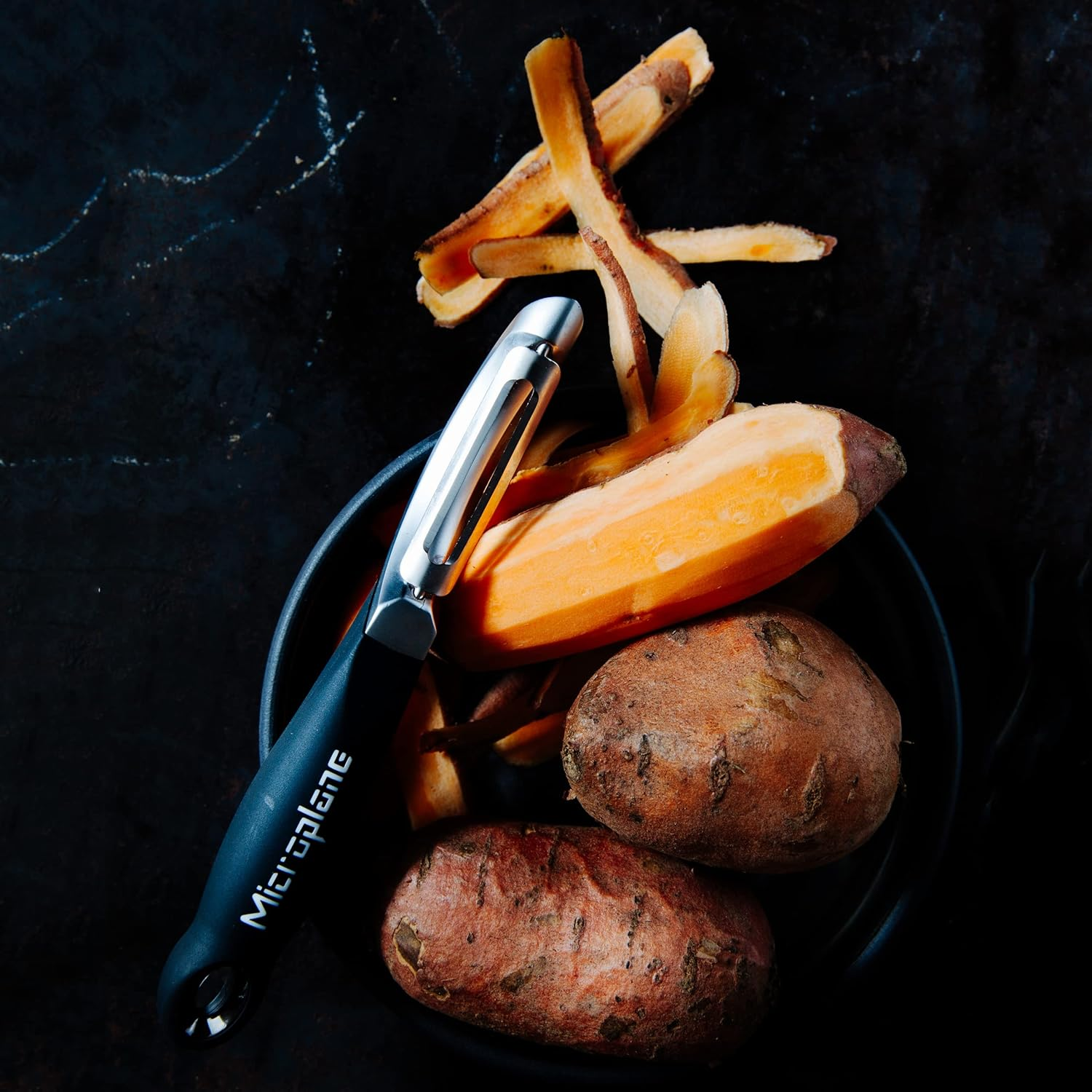 Microplane 48091 Professional Peeler Stainless Steel/Black for Right and Left Hand Use image number 5
