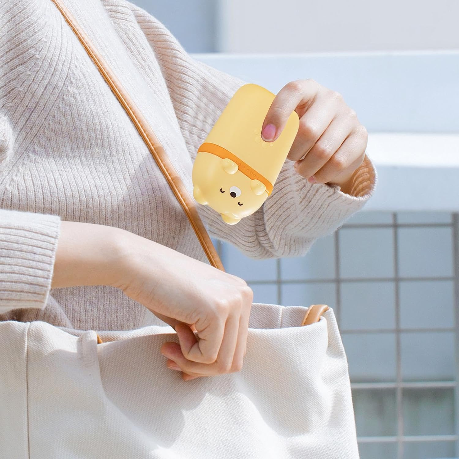 Shampoo Bar Holder Travel Case | Body Wash Bar Travel Case - with Draining Hole Shampoo Washing Bar Container Cute Bear Shape