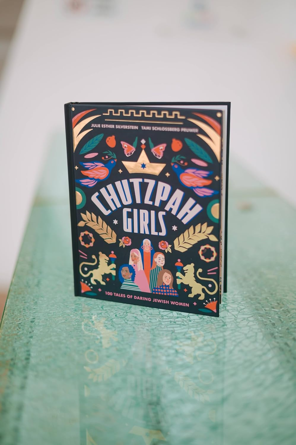 Chutzpah Girls: 100 Tales of Daring Jewish Women image number 3