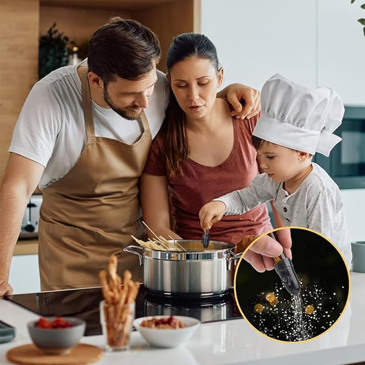 4 PCS Environmentally and Refillable Portable Spice Dispenser, with Knob Switch Storage Bottle, Salt and Pepper Shakers,Refillable Glass Bottle for Traveling image number 4