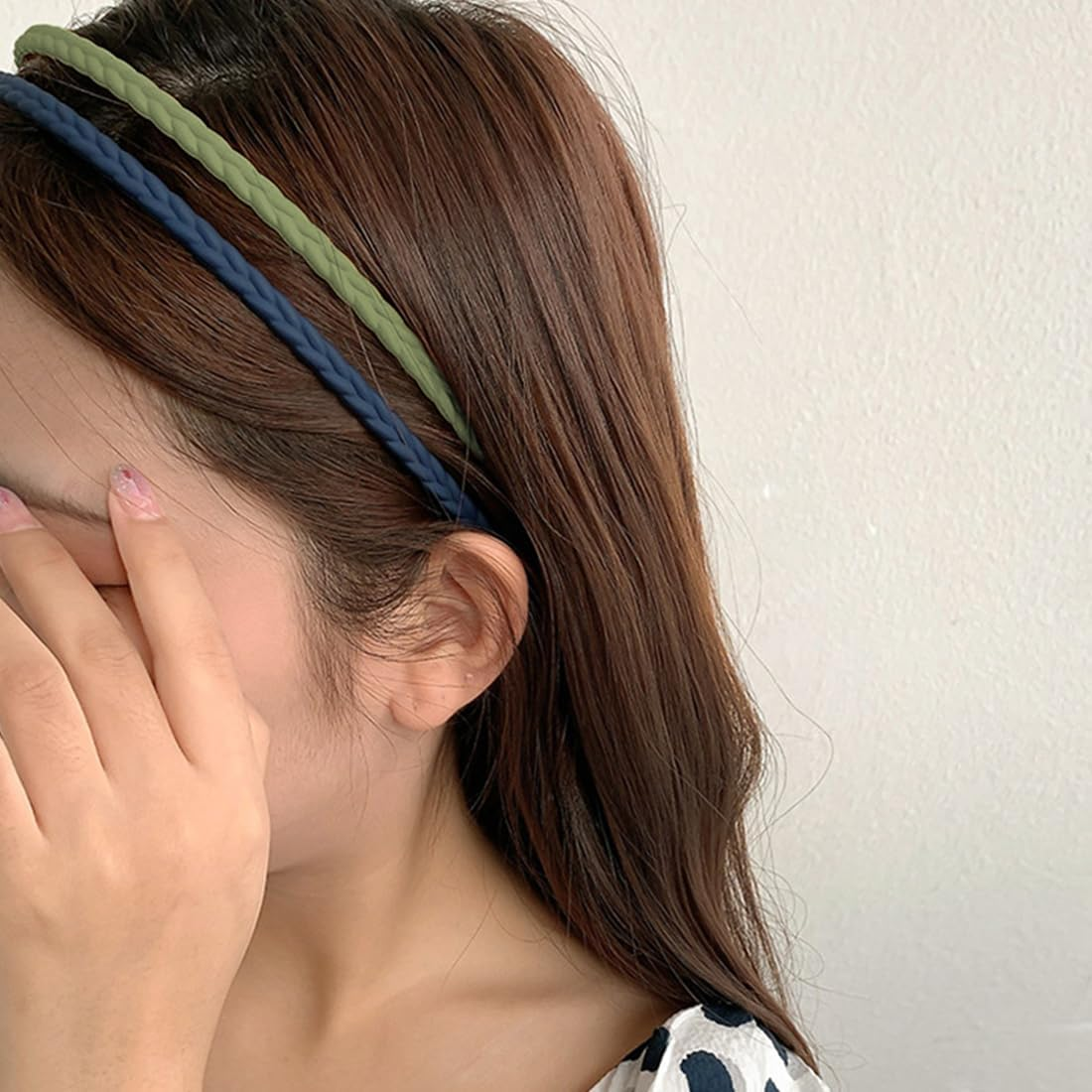 Pack of 4 Headbands, Plastic Headbands with Teeth, Plastic Headbands, Thin Hair Bands, Multicoloured Headband, Plastic for Girls and Women, Black + Blue + Burgundy + Green image number 4