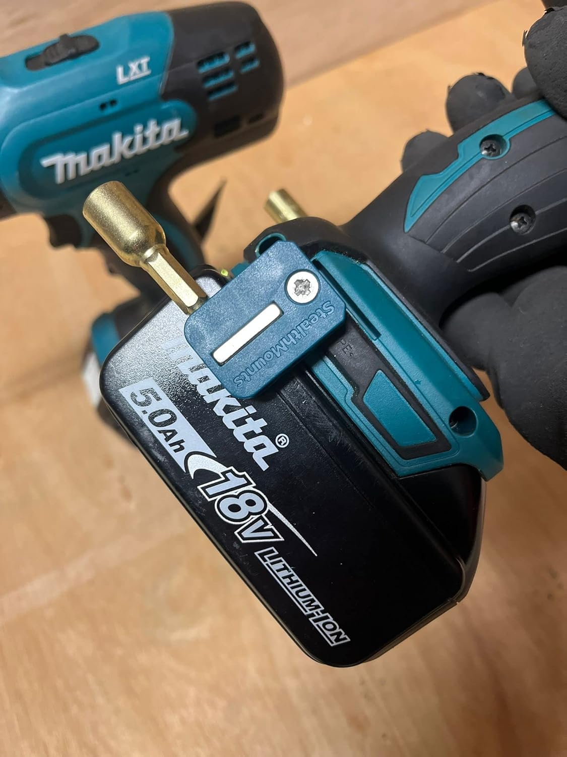 Stealthmounts Blue Stubby Magnetic Bit Holder Compatible with Makita- 2 Pack | Drill Bit Organizer | Made in the UK image number 2