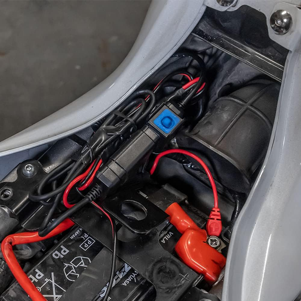 Quad Lock Waterproof 12V to USB Smart Adaptor for Motorcycles, Boats, Caravans image number 4