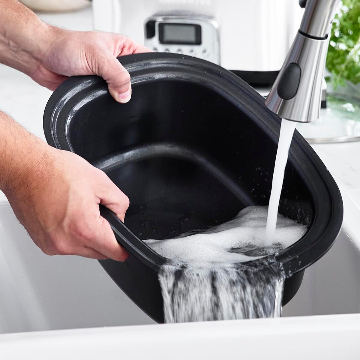 Greenpan Slow Cooker Cloud Cream, 6L Dishwasher Safe Pot, Vibrant LCD Display, Easy One-Touch Presets, One-Step Browing, Extra-Tough Exterior, Countertop Friendly image number 3