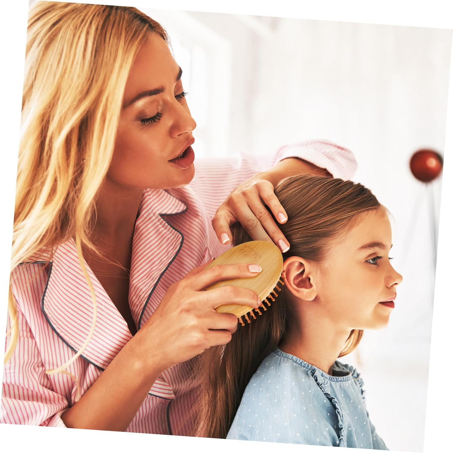 SHERCHPRY Bamboo Hair Brush Scalp Massager Detangling Comb for Curly Hair Natural Bamboo Anti-Static Suitable for Men and Women for Daily Use image number 2