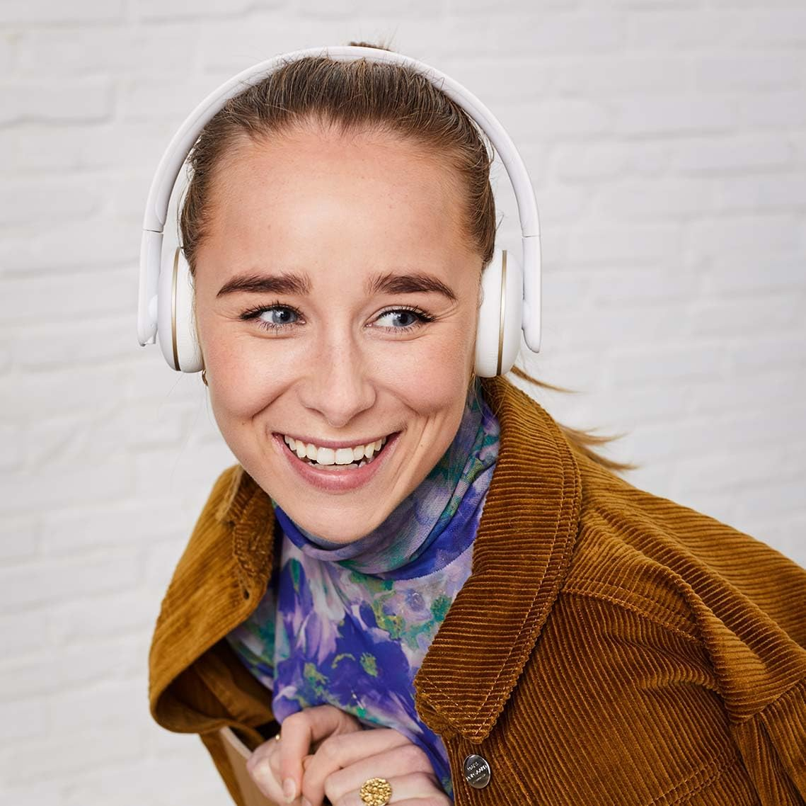 KREAFUNK Ahead Wireless Bluetooth on Ear Headphones, White, Noise Cancelling, 20 Hours Long Play Time, Fast Charging