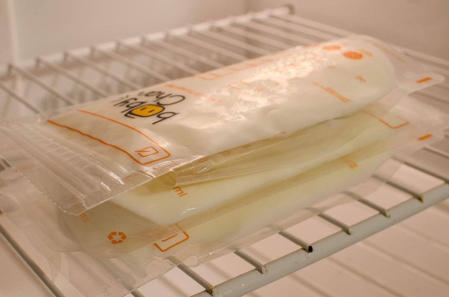 Baby Chan Breast Milk Storage Bags,100Pk 200 Ml (Convenient Pour Spout, Pre-Sterilised and BPA Free) image number 2