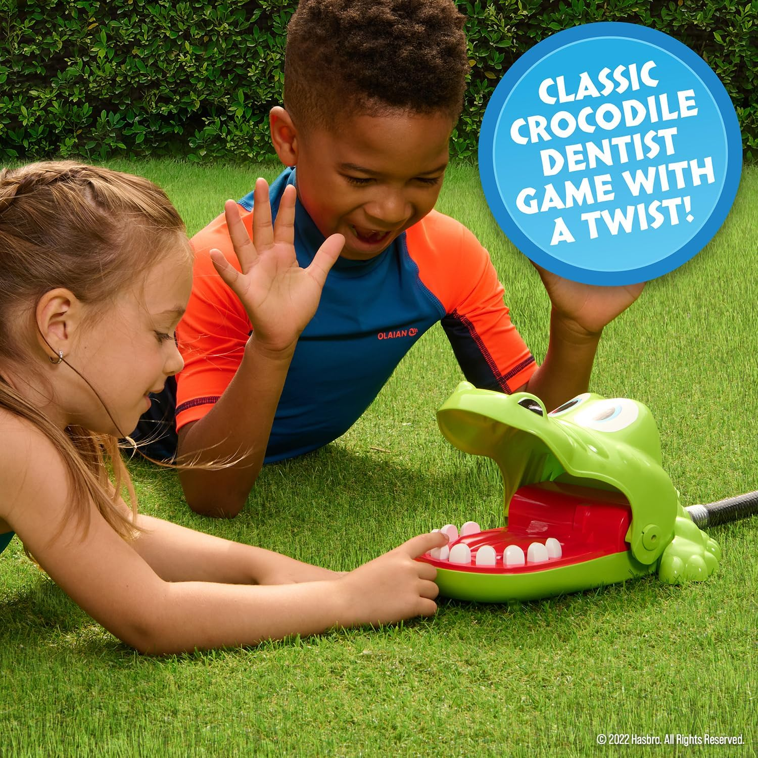 Hasbro Crocodile Dentist Splash Water Game for Kids &ndash; Backyard Sprinkler Outdoor Games for Summer Fun image number 1