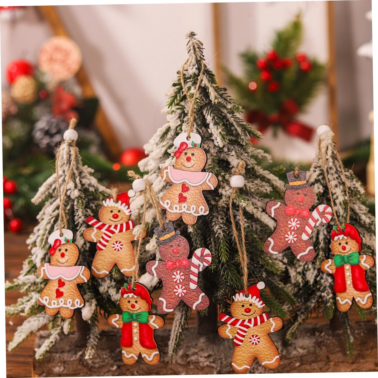 2 Boxes Gingerbread Man Wooden Hanging Ornament Xmas Tree Decor Cartoon Couple Doll Pendant for Window Party Decoration Lightweight
