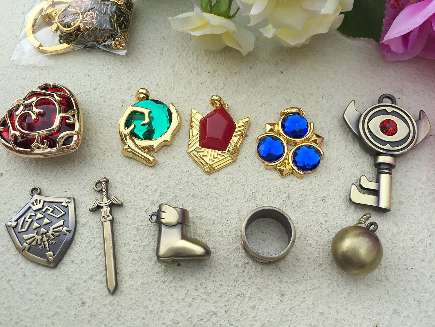 The Legend of Zelda Twilight Princess & Hylian Shield & Master Sword Finest Collection Sets Keychain/Necklace/Jewelry Series