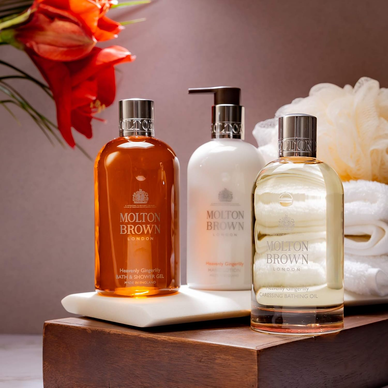 Molton Brown Heavenly Gingerlily Bath & Shower Gel image number 3