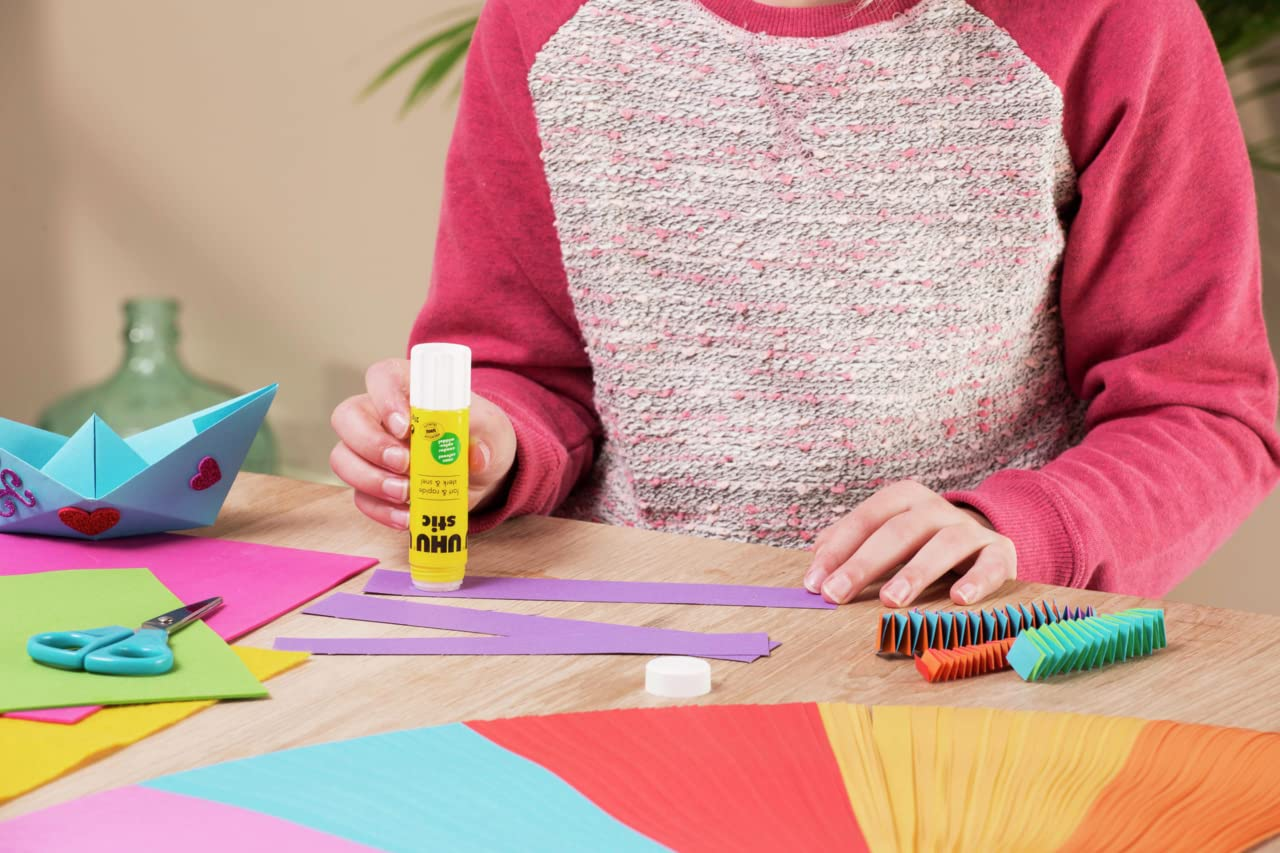 UHU Solvent Free Carded Glue Stick 21 G, (33-50190) image number 4