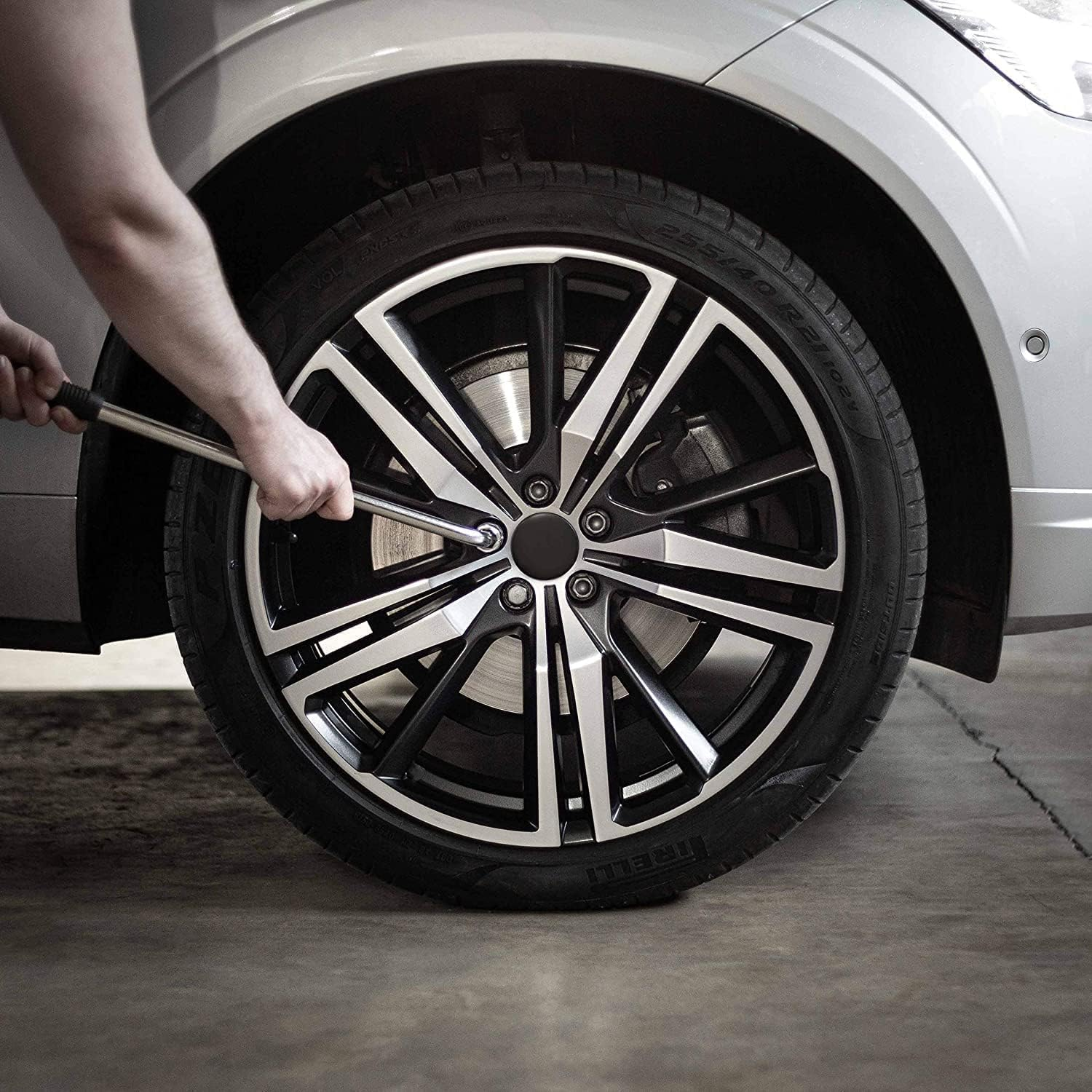 Extendable Wheel Brace, Telescopic Lug Wrench with 17/19Mm and 21/23Mm Standard Sockets, Non-Slip, Durable, Retractable for Car/Van/Truck Spare Tyre Breakdown Emergency Tools, Tyre Change Etc. image number 6