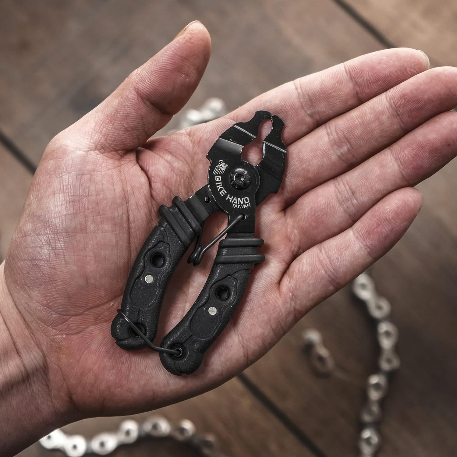 BIKEHAND Bike Bicycle Chain Master Link Pliers Tool - MTB Road Quick Link Remover Removal - Compatible with All Brands: Shimano Sram KMC Chain - Compact image number 4