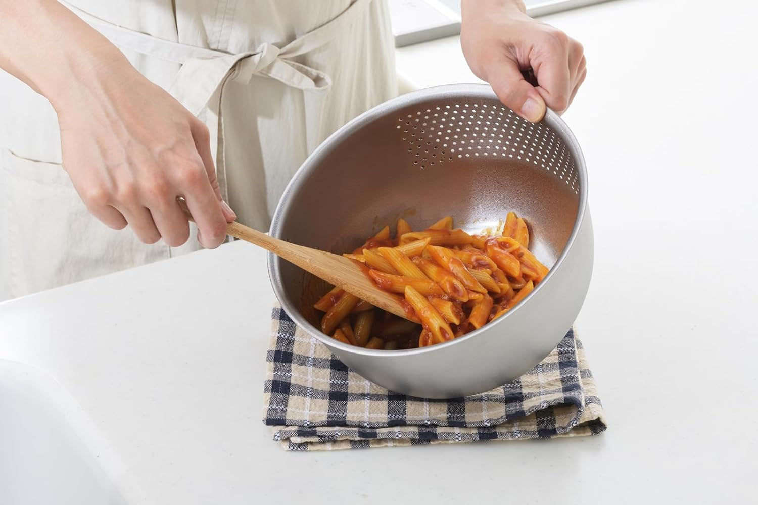 Yoshikawa SJ3646 Shape of Life Stainless Steel Rice Washing Bowl 8.3 Inches (21 Cm) image number 4