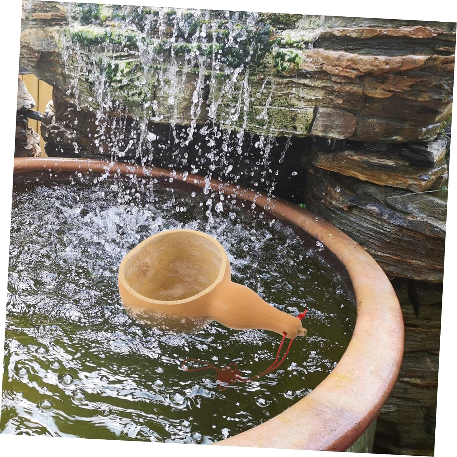 UTHCLO Natural Gourd Water Dipper Ergonomic Handmade Ladle for Bathing Hair Washing Gardening Durable Safe Material Multi Functional Household Scoop