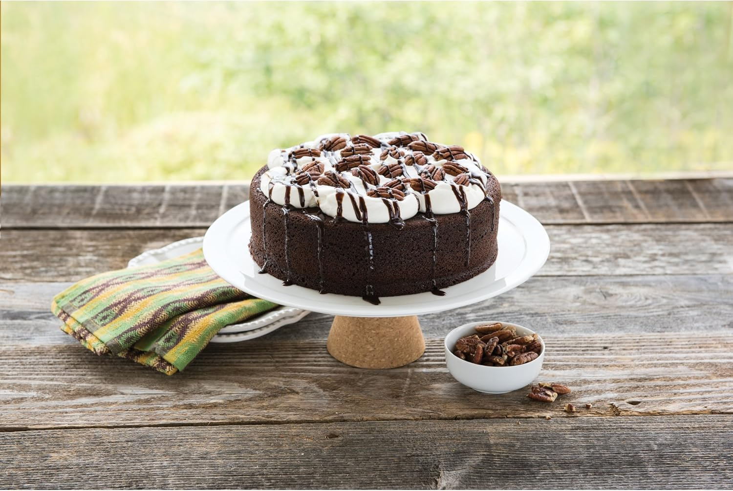 Nordic Ware 9" round Non-Stick Natural Aluminum Cake Pans (2 Pack), Metallic image number 3