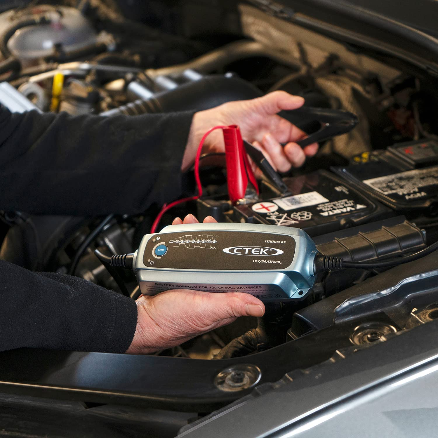 CTEK LITHIUM XS, Battery Charger 12V, Lifepo4 Battery Charger, 12V Lithium Battery Charger, Smart Battery Charger, Car Charger, Battery Tender Charger, Battery Maintainer with Connect and Forget image number 3