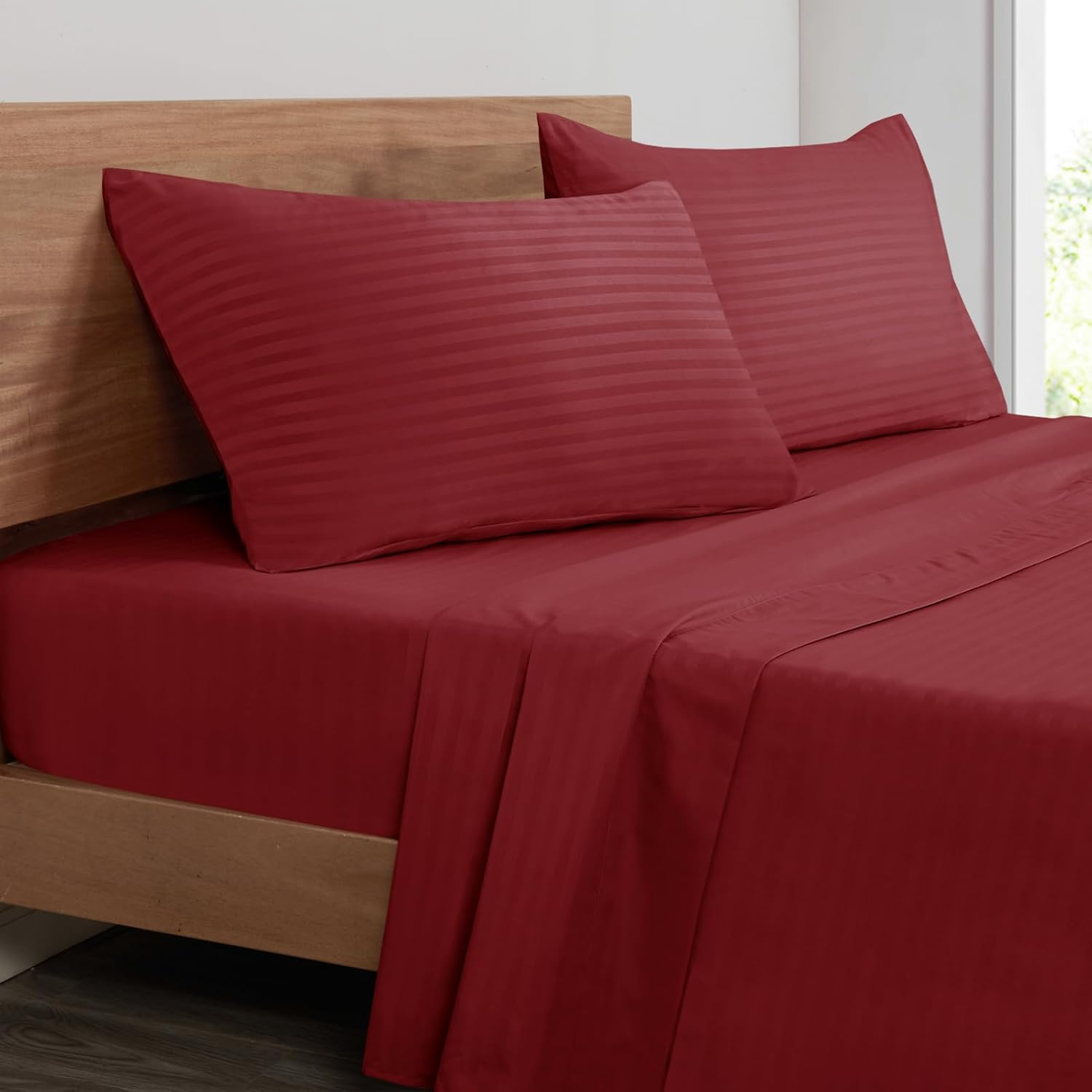 Mejoroom Queen Sheet Set - Hotel Luxury 1800 Bedding Sheets & Pillowcases - Deep Pocket Fitted Sheet, Hypoallergenic, Wrinkle& Breathable, Fade Resistant - 4 Piece (Queen,White)