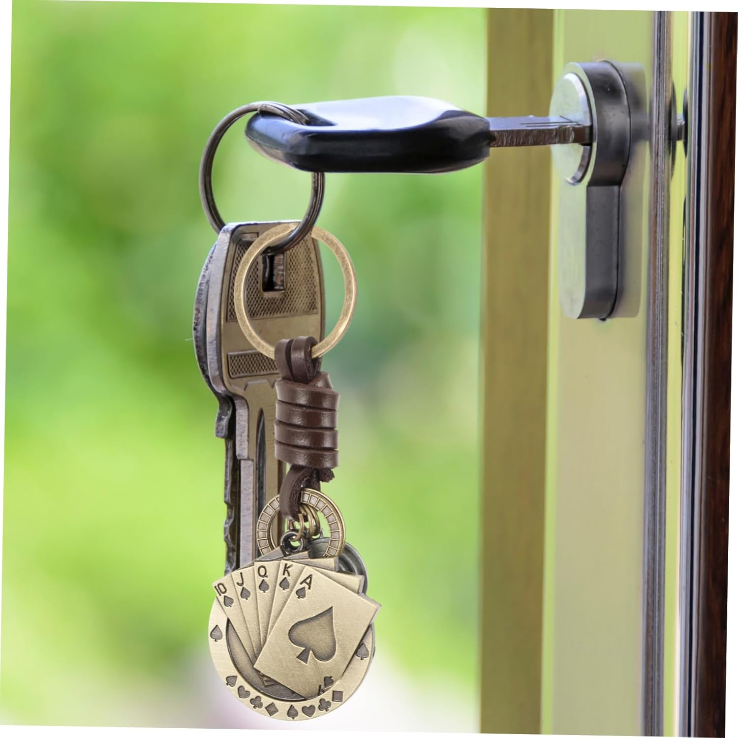 SAFIGLE Vintage Leather Poker Cards Keychain for Men, Small Handmade Woven Car Key Ring with Bag Hanging Decoration, Creative Retro Key Pendant Suitable for Adults and Backpack Accessories image number 5