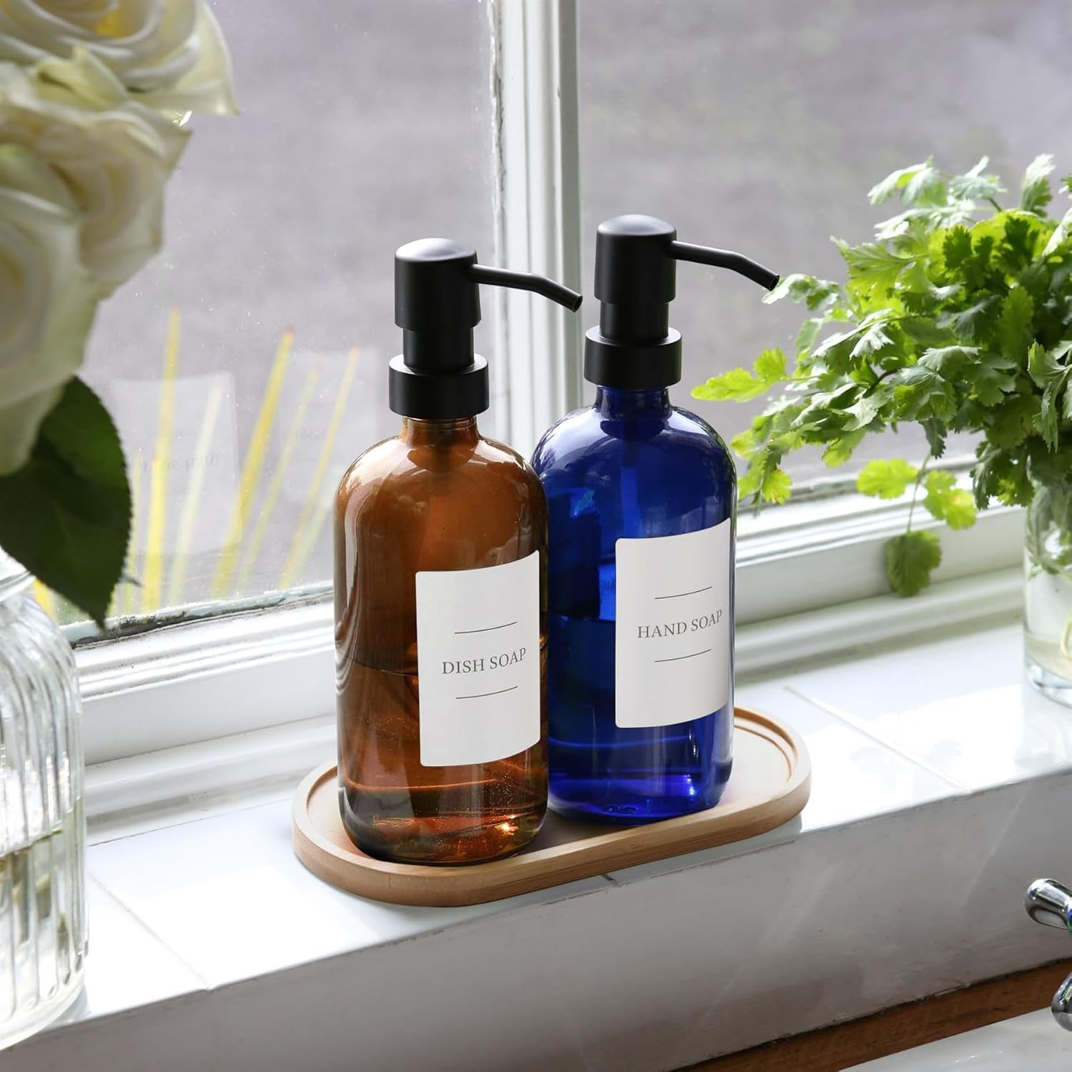 Harbour Housewares 2Pc Glass Soap Dispenser with Bamboo Tray & Labels - Amber/White - 500Ml Refillable Soap Dispensers Hand and Dish Liquid Pump for Bathroom, Kitchen, Laundry Room