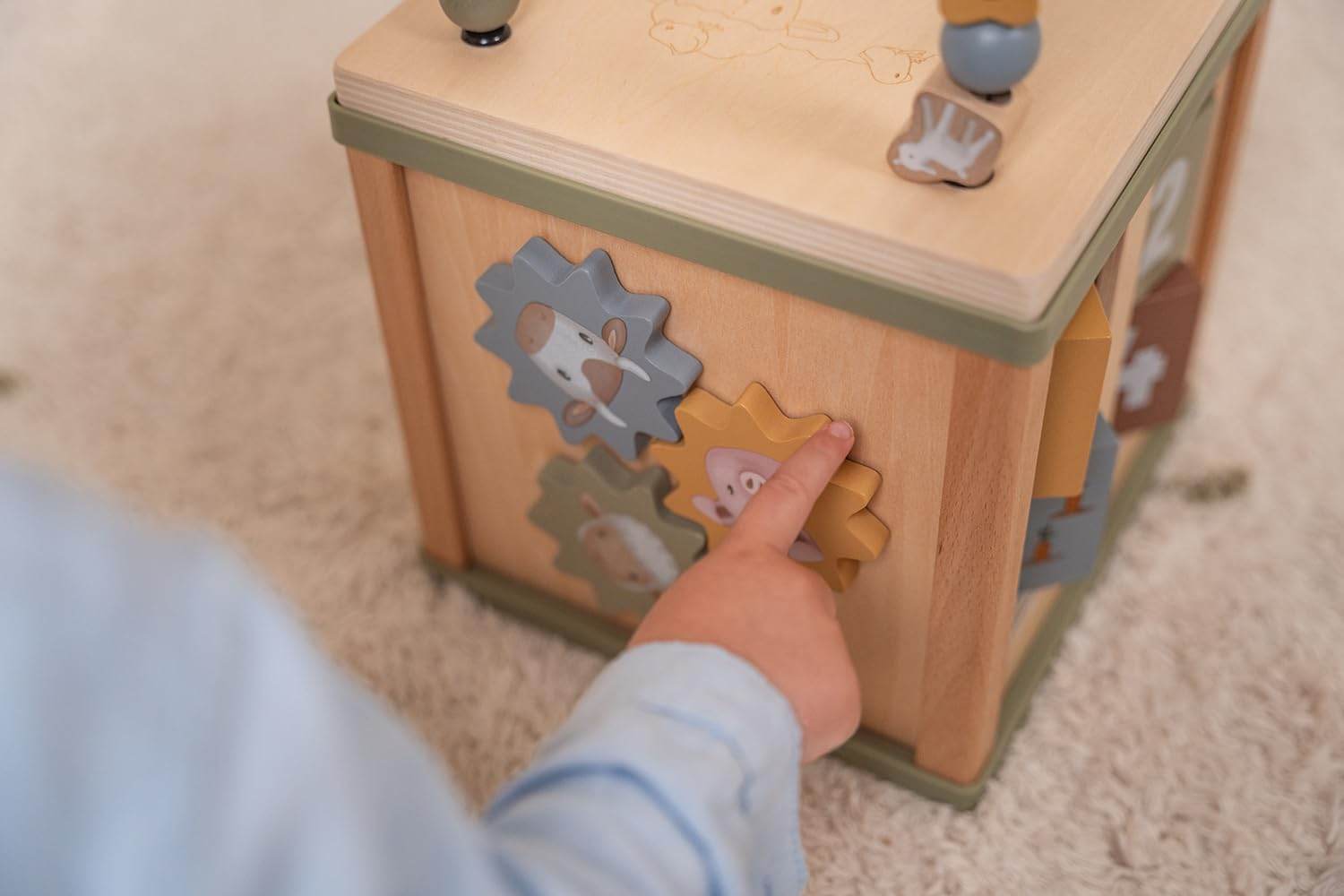Little Dutch Little Farm Activity Cube