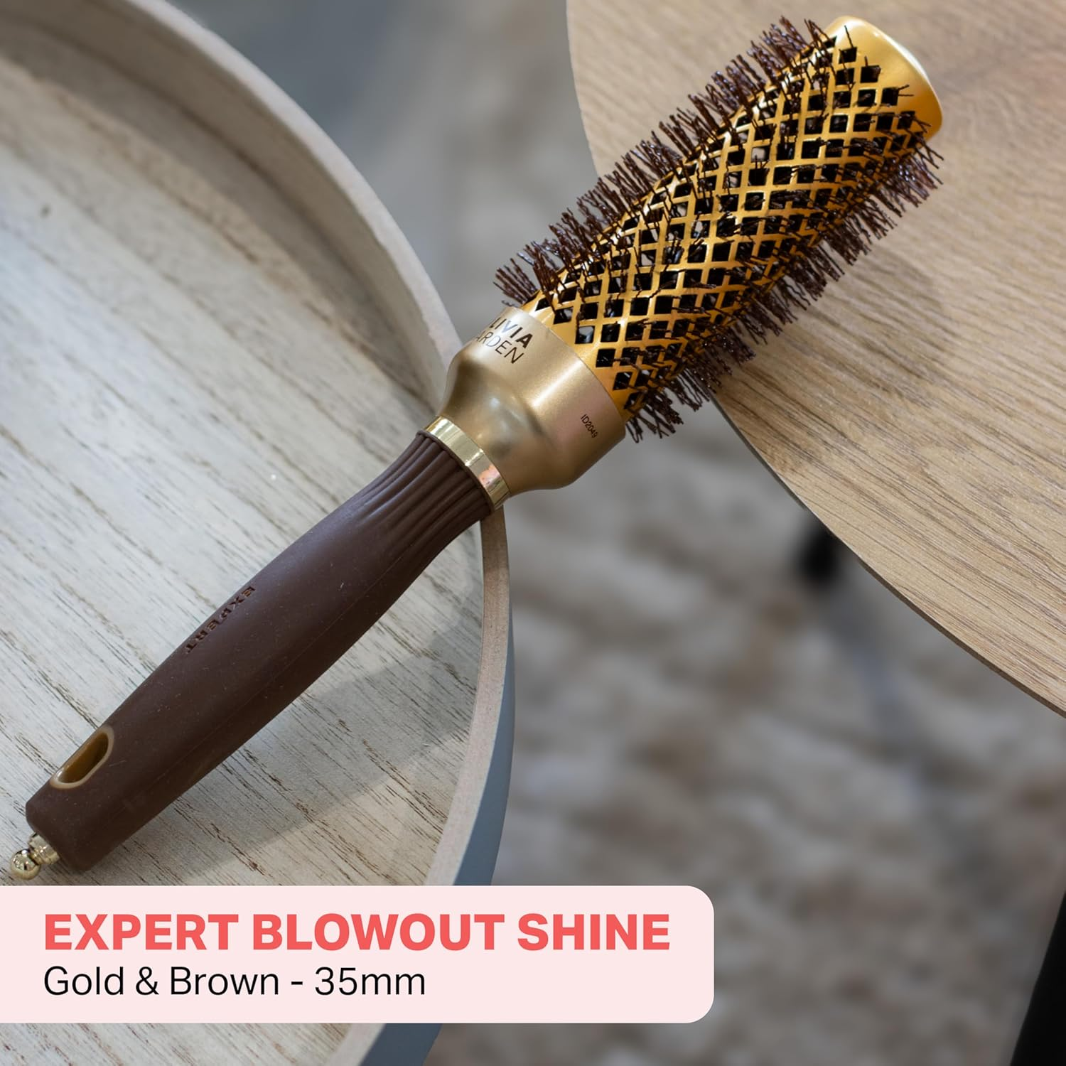 Olivia Garden Expert Blowout Shine &ndash; Gold & Brown - 35 - Ceramic Coated round Brush for Smooth Blowout, Frizz-Free Hair & Radiant Shine image number 4
