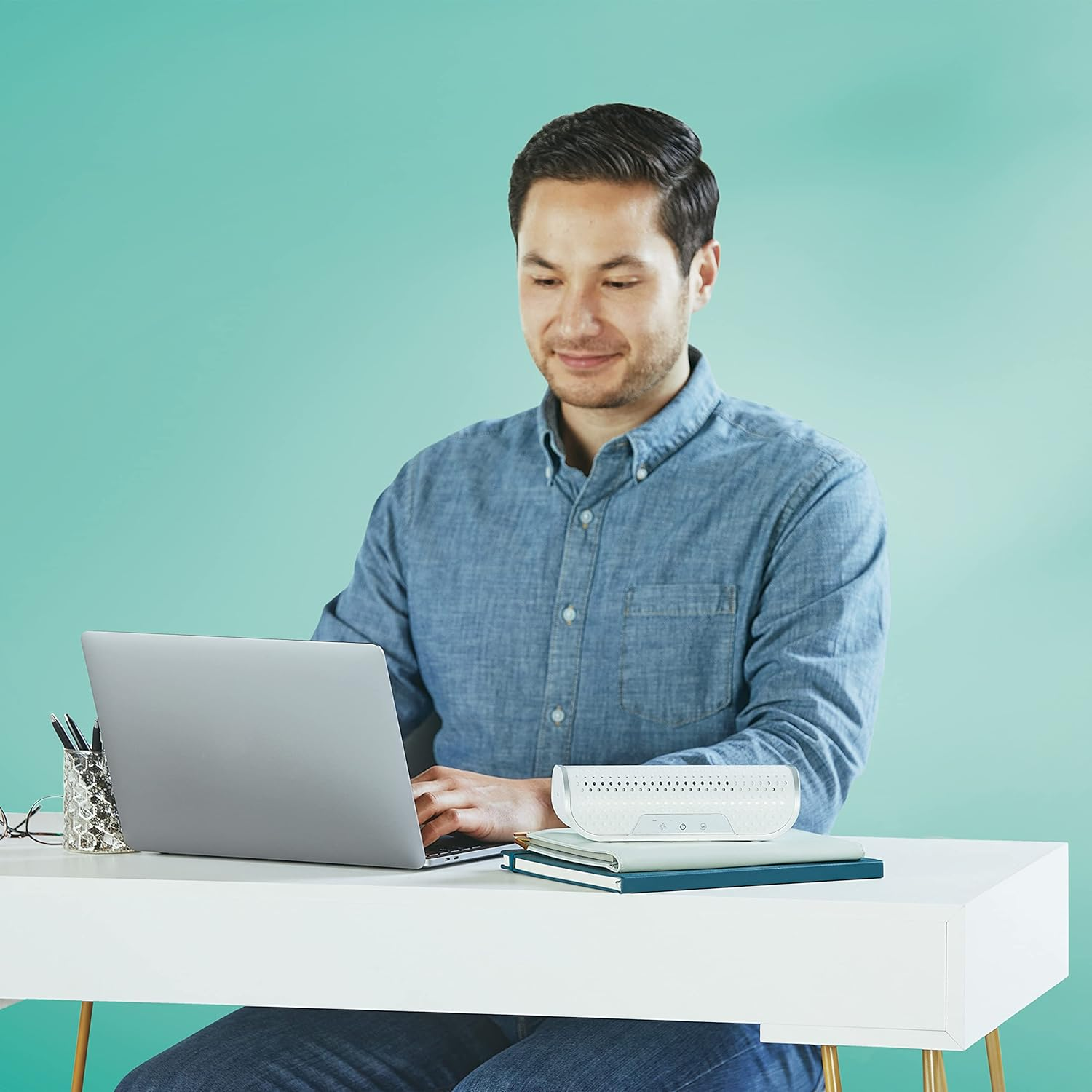 Sunbeam On-The-Go Fresh Portable Air Purifier | Compact, 3-Stage Purification with True HEPA Filter & UV Light, Rechargeable, White SAP0800WH image number 1