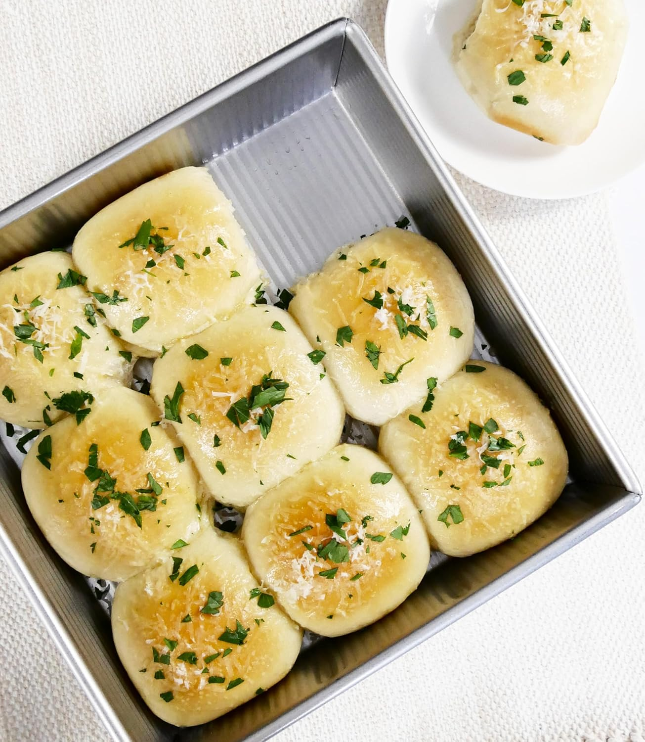 USA Pan Bakeware Square Cake Pan, 8 Inch, Nonstick & Quick Release Coating, Made in the USA from Aluminized Steel image number 2