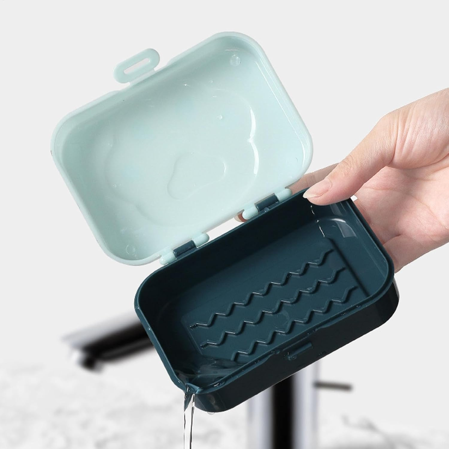 Lueear Shampoo Bar Holder Travel Case | Cleaner Bar Washing Holder | Body Cleaning Bar Drain Box for Gym Cat Paw Design with Sealing Lid image number 6