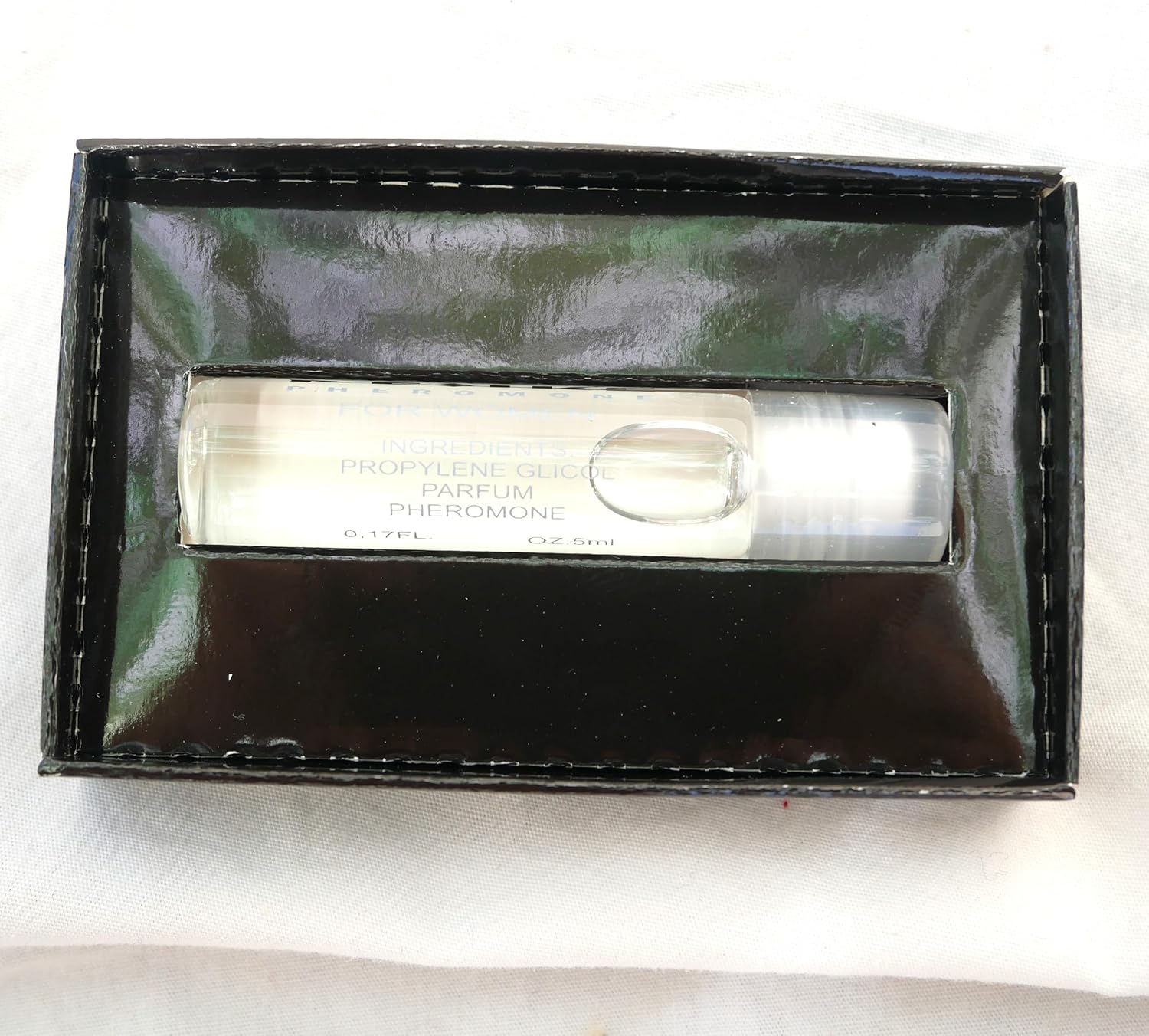 Invisible Desire Pheromones without Fragance for Women to Attract Men Infused Essential 0.15 Oz image number 4