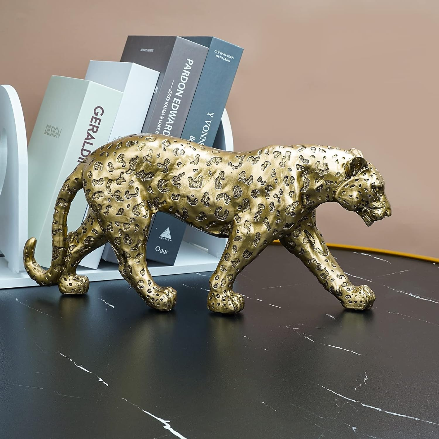 Polyroyal Cheetah Statue Home Decor Leopard Sculpture Resin Sitting Cheetah Figurine Desktop Table Top Ornament Decoration for Home Office-Gold or Silver (Walking-Champagne Gold)
