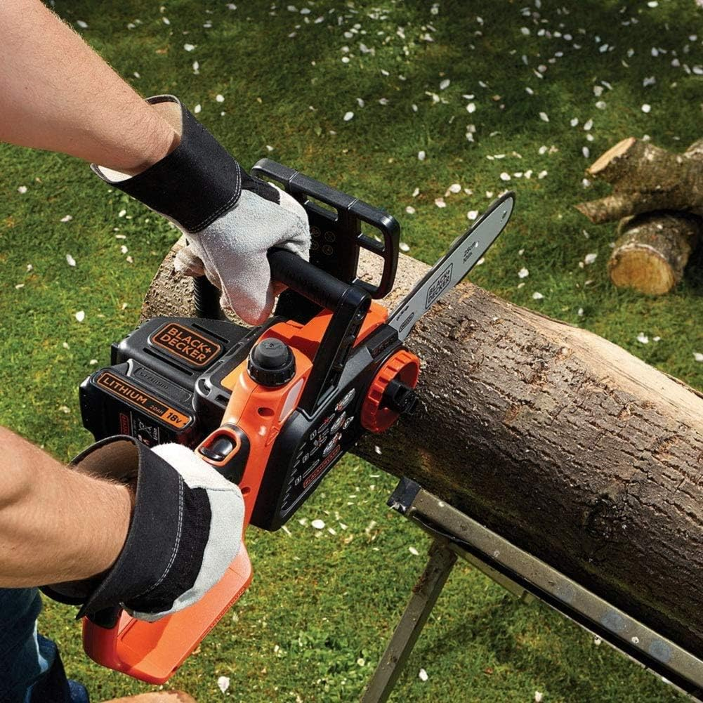 BLACK+DECKER 18V Lithium-Ion 25Cm Chainsaw Kit 2.0Ah image number 3