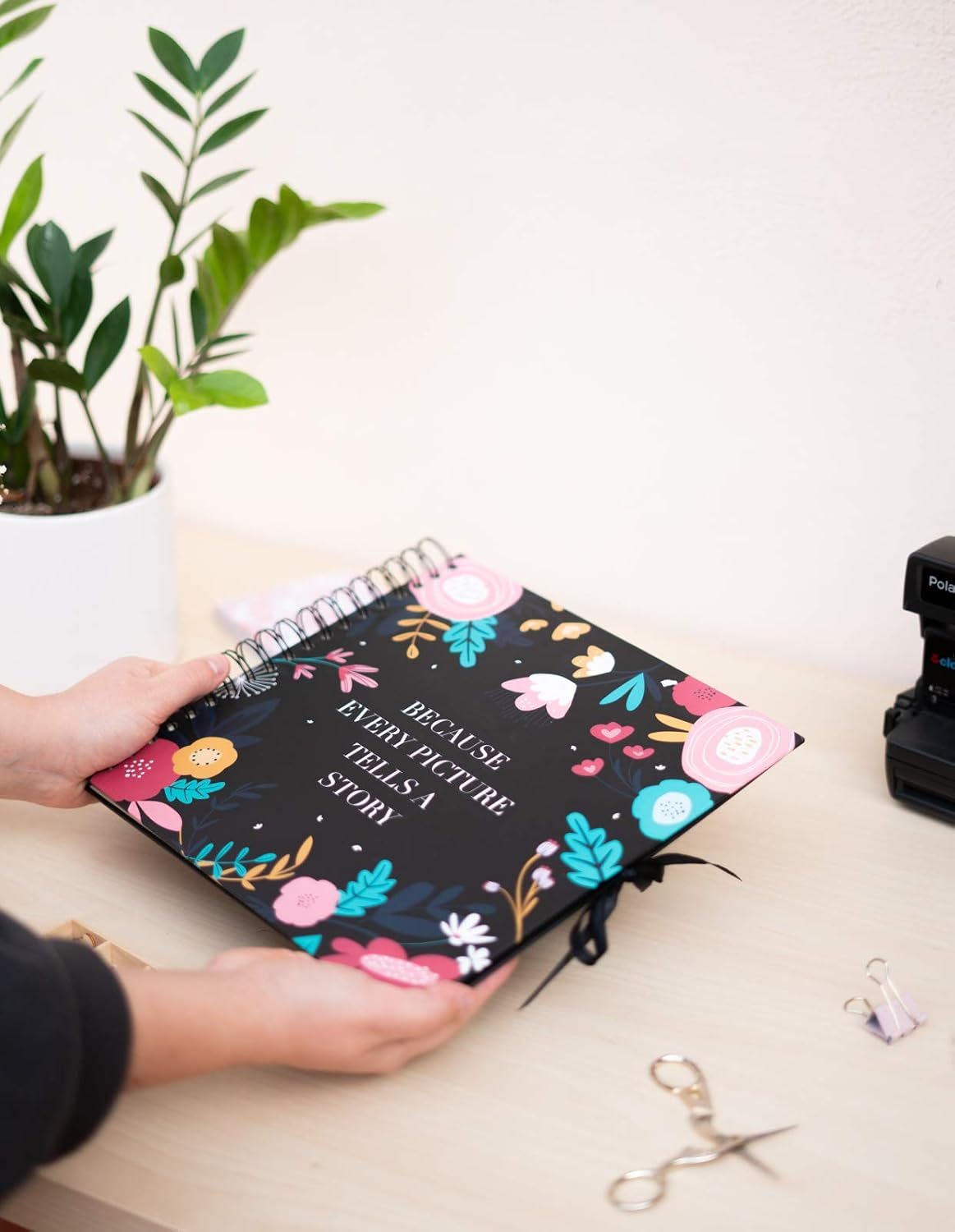 Erik Scrapbook, Blummen, 10.2" X 10.2" - Vintage Travel image number 7