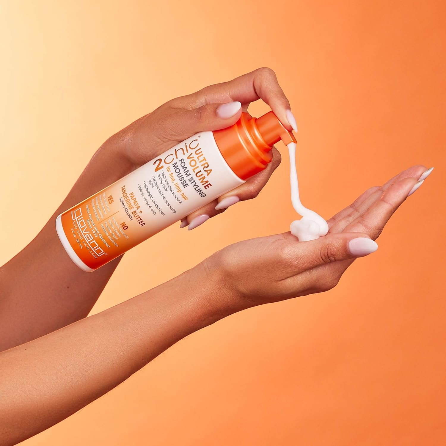 Giovanni 2Chic Ultra Volume Tangerine and Papaya Butter Foam Styling Mousse 207 Ml image number 1