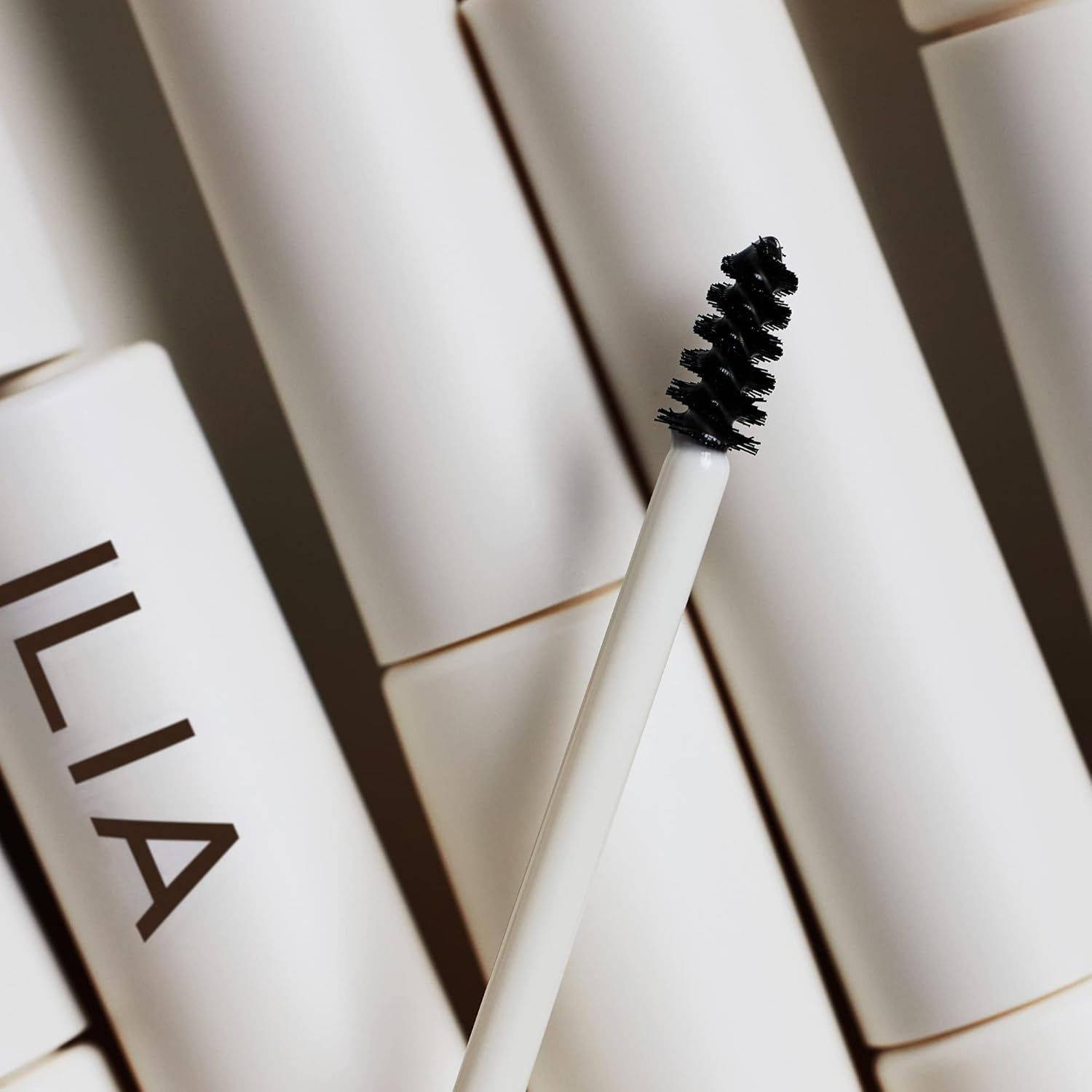 ILIA - in Frame Brow Gel | Lightweight, Long-Lasting, Flake-Resistant Hold | Full, Lifted Look | Non-Toxic, Vegan, Cruelty-Free, Clean Makeup (Universal Clear) image number 2