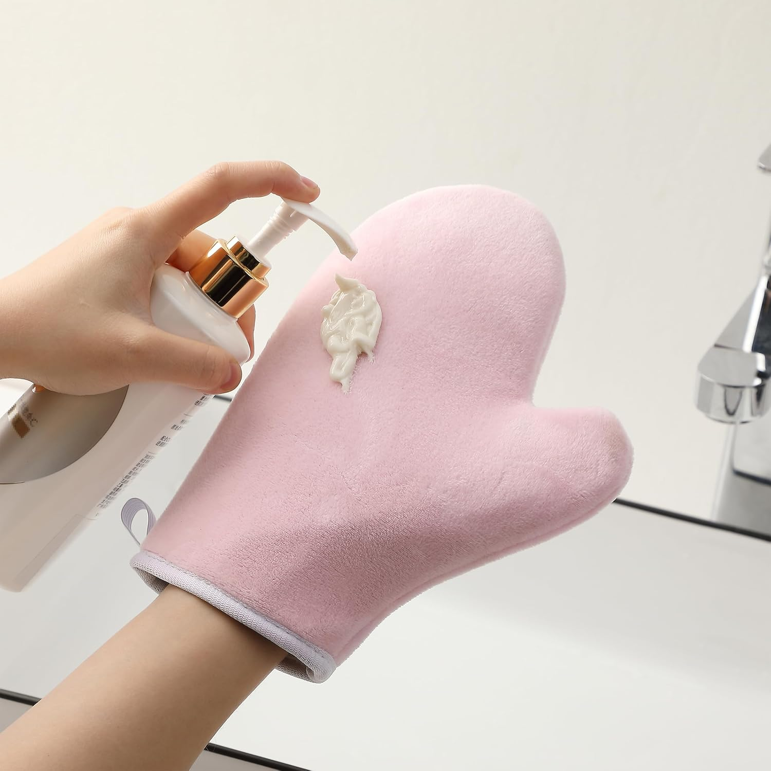 Slick Self Tanning Mitt - Pink, Tanning Glove for Self Tan Lotion - Brown image number 7