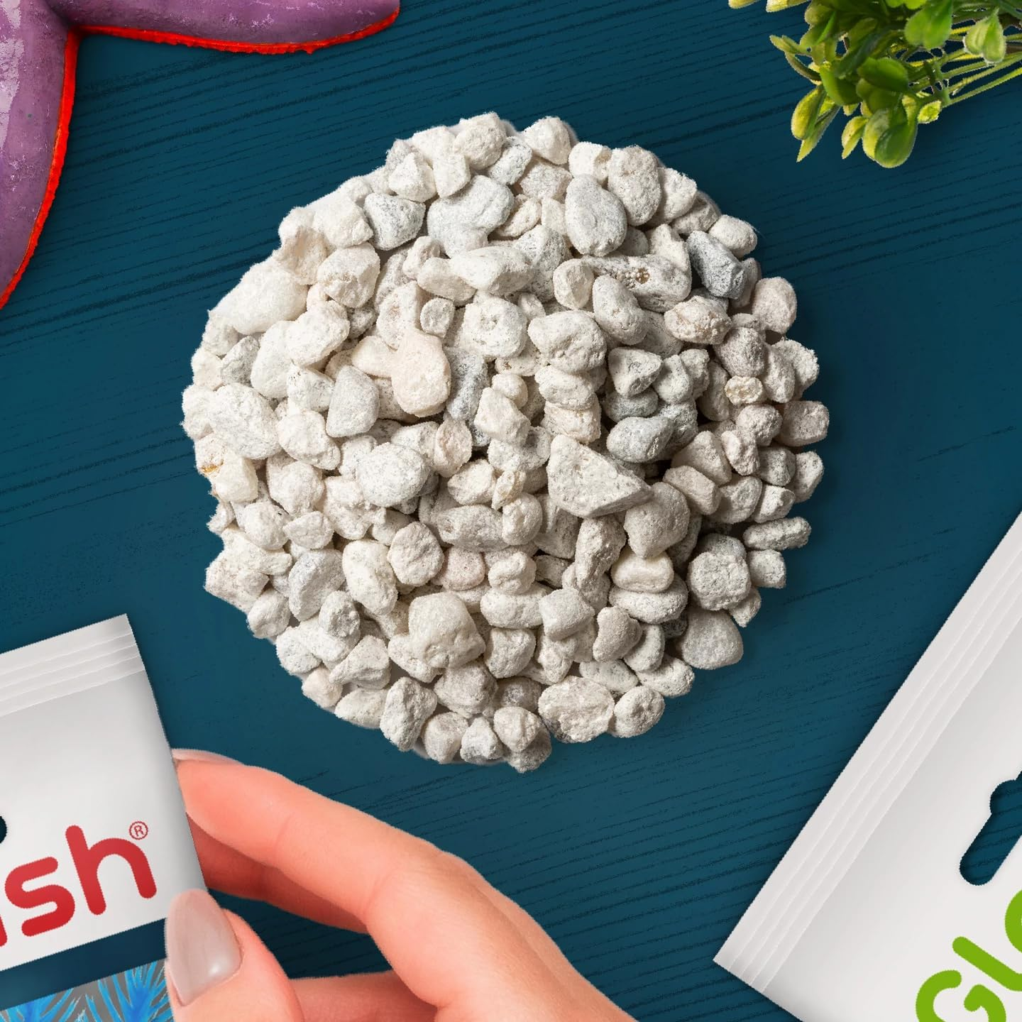 Glofish Aquarium Gravel 5 Pounds, White, Complements Glofish Tanks (29022) - White Frost image number 4