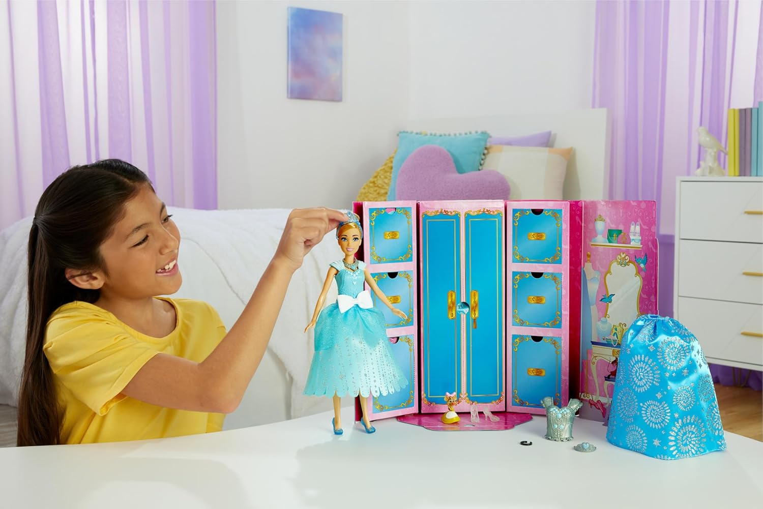 Mattel Disney Princess Toys, Cinderella Fashion Doll and Friend with 12 Surprise Fashions and Accessories, Inspired by the Disney Movie, Gifts for Kids image number 5