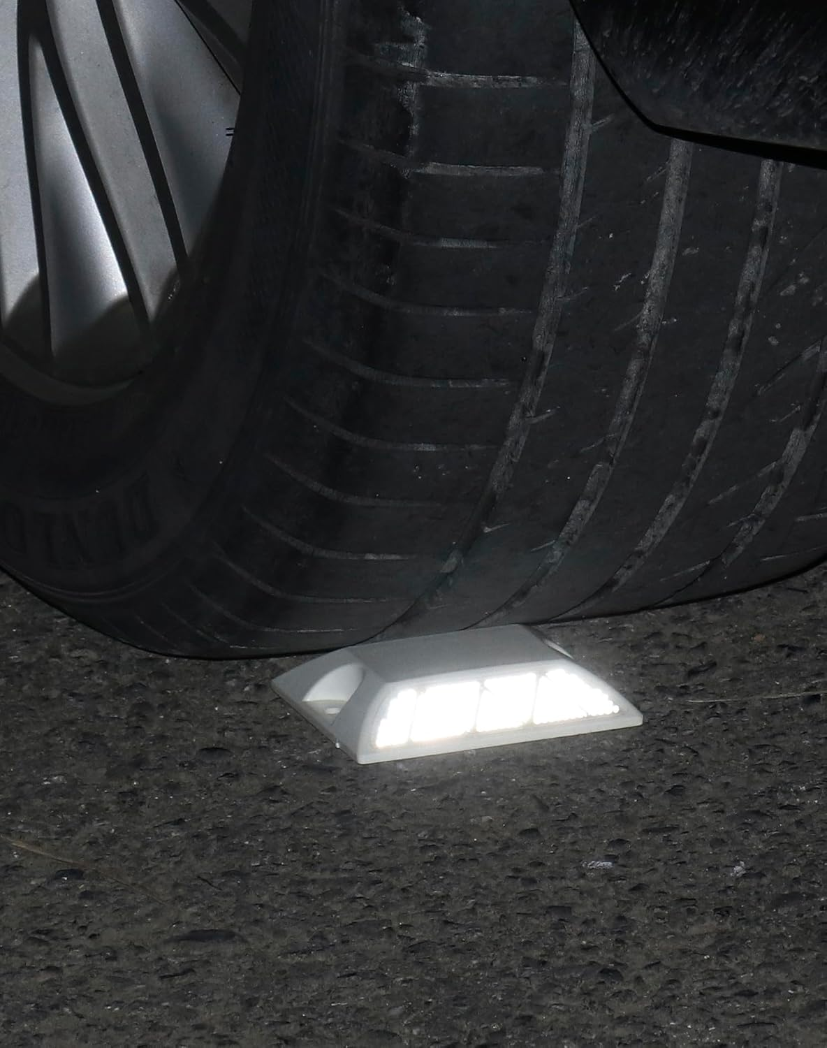 QWORK High Reflectivity Road Reflectors, Pack of 10 - Industrial Grade, Long Lasting, Adhesive Installation - for Speed Bumps, Crossings, Sidewalks, Pedestrian Crossing and Driveways image number 5