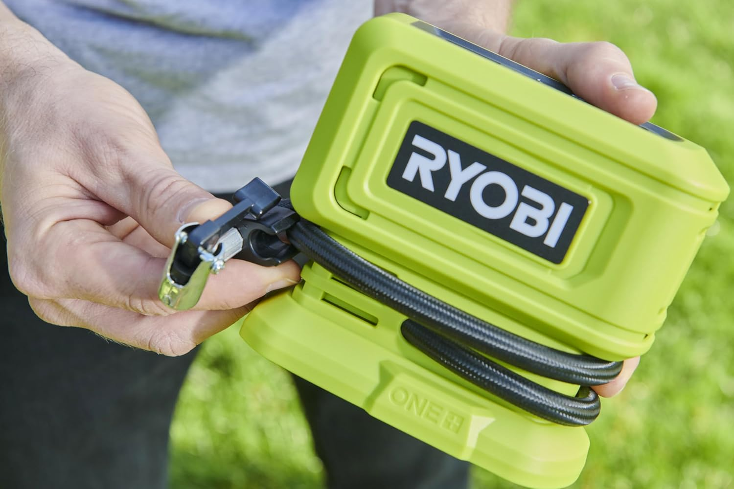 Ryobi - 18 V ONE+ 11 Bar Cordless Compressor - Tire and Balloon Inflation - Comes with 3 Tips (Without Battery) - RPI18 image number 5