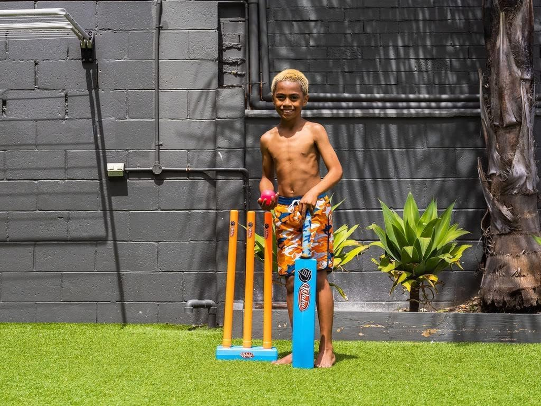 Wahu Double Cricket Complete Set for Two Players | Fun for All Ages | Double Cricket Kit with Bats, Balls & Stumps image number 4