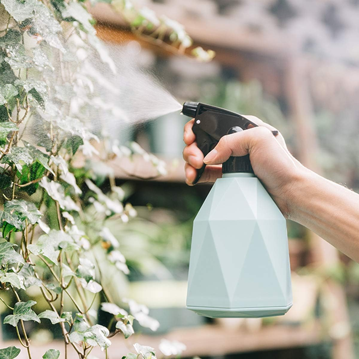 Spray Bottle, Pressure Watering Can, Handheld Spray Bottles, Outdoor Indoor Plant Mister, 0.6L/20Oz Plastic Water Spray Bottle for Garden, Plants, Cleaning, Hairdressing (Blue) image number 2