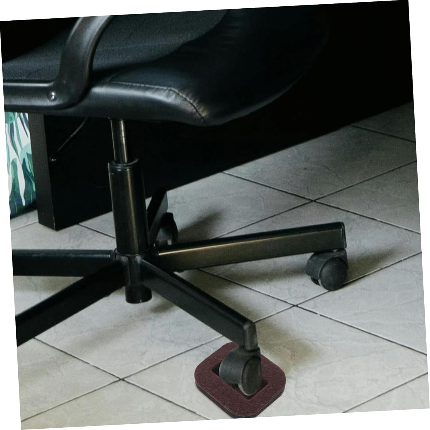 5Pcs Felt Furniture Pads for Chair Wheels Slip Caster Cups for Wood Tile Carpet Noise Scratch Prevention Easy Installation Multi Surface Protection image number 4