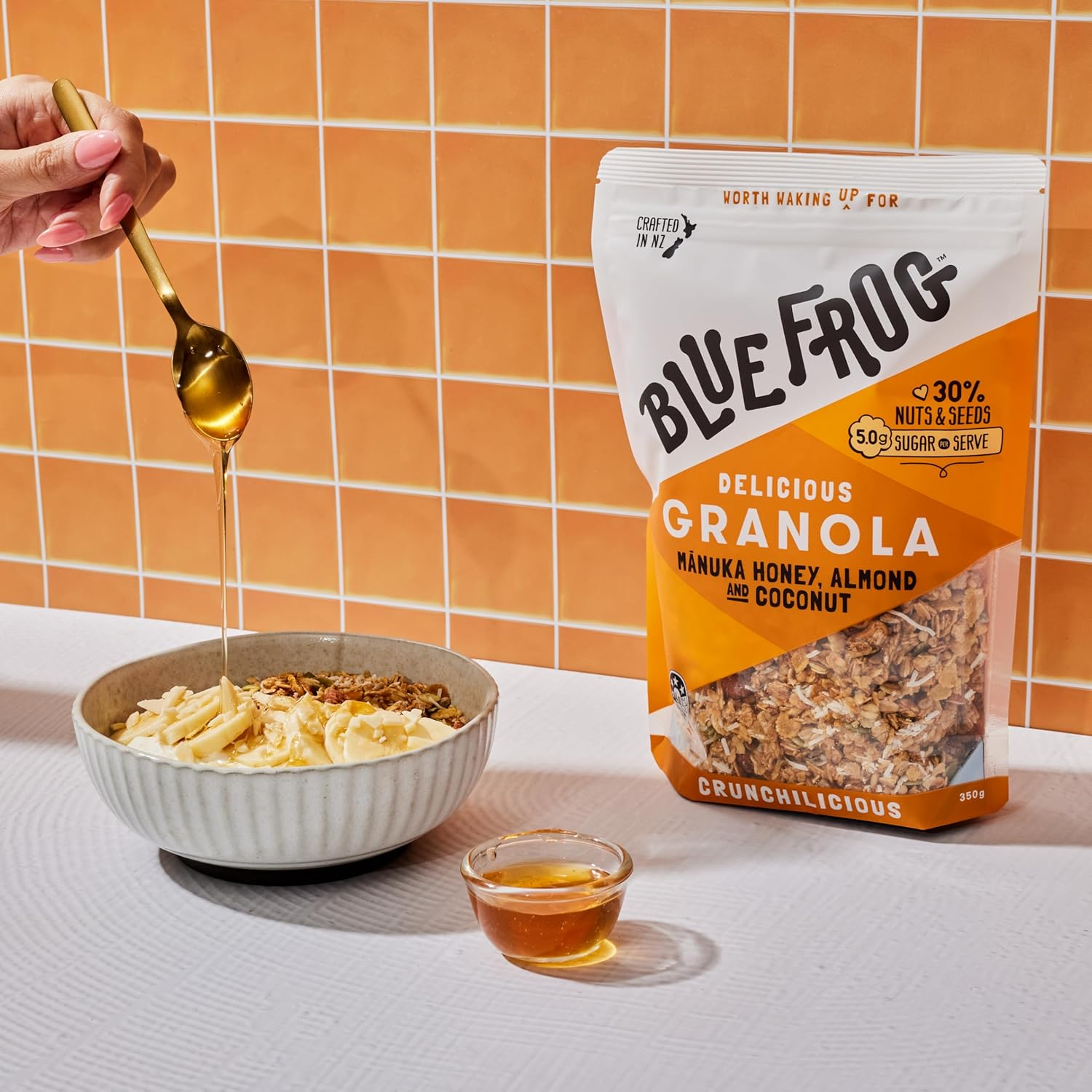 Blue Frog Manuka Honey Probiotic Granola 350 G image number 1